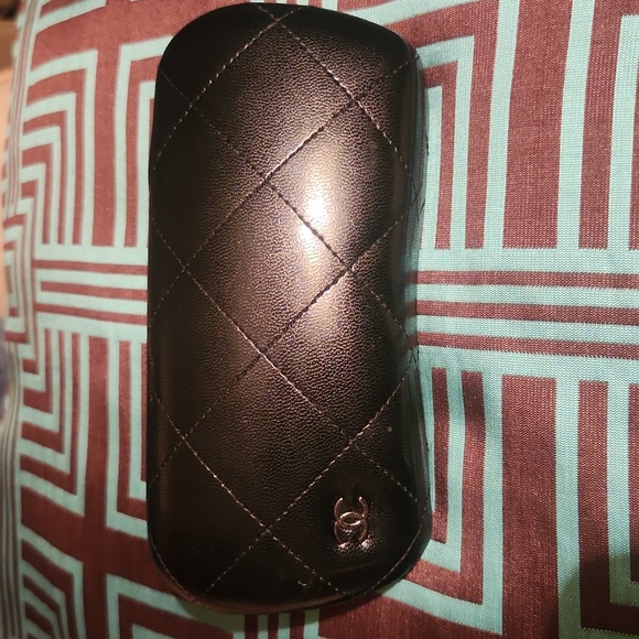 Sunglas - Picture 3 of 3